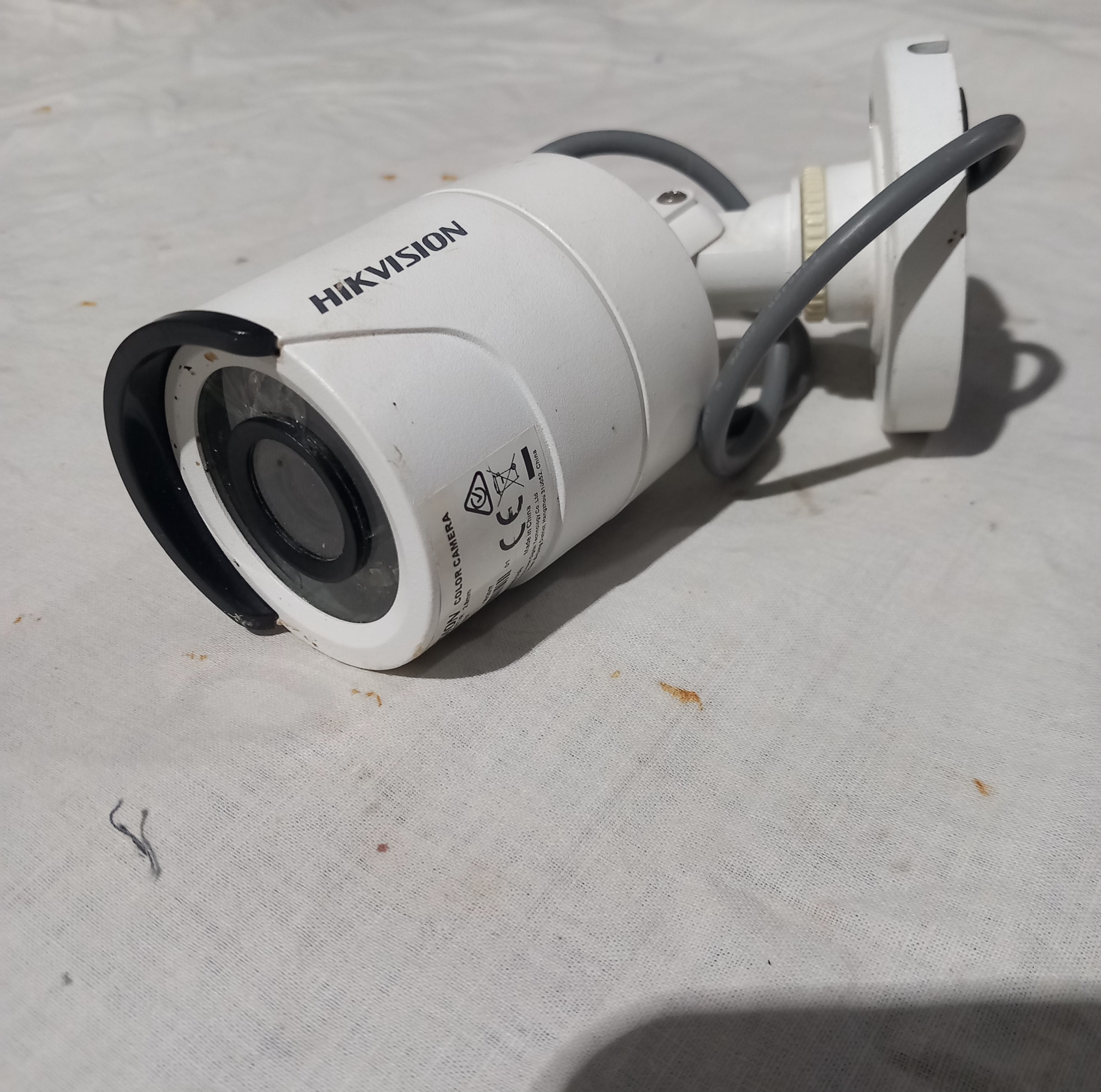 دوربین مداربسته فلزی هایکویژن بادید درشب عالی