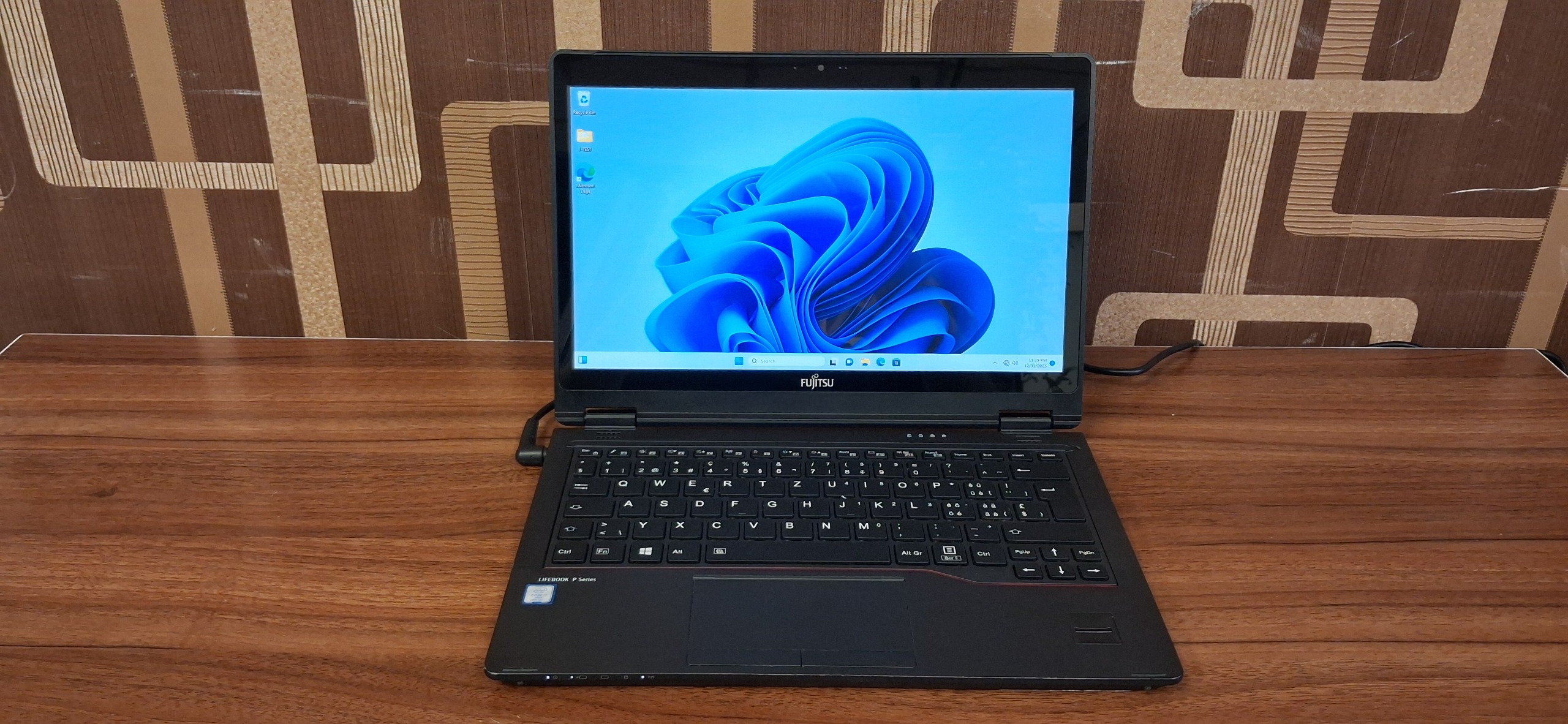 لپ تاپ FUJITSU LIFEBOOK P728