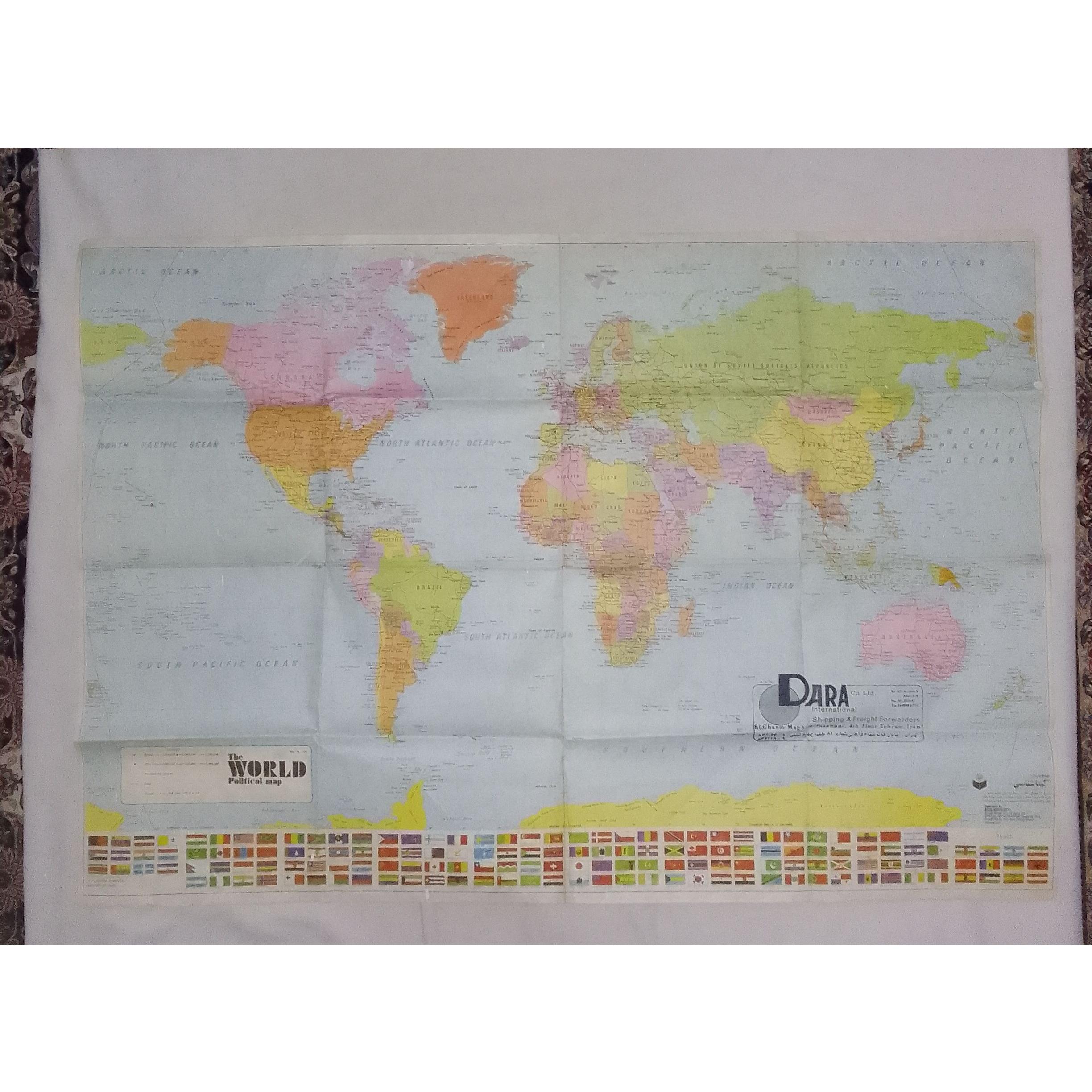 نقشه قدیمی جهان با پرچم کشورها