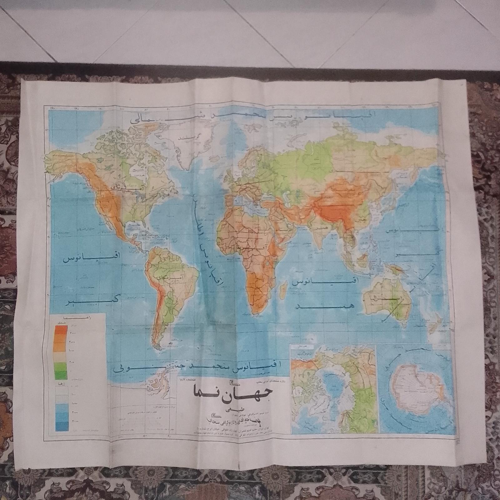 نقشه زیبا و قدیمی جهان نما