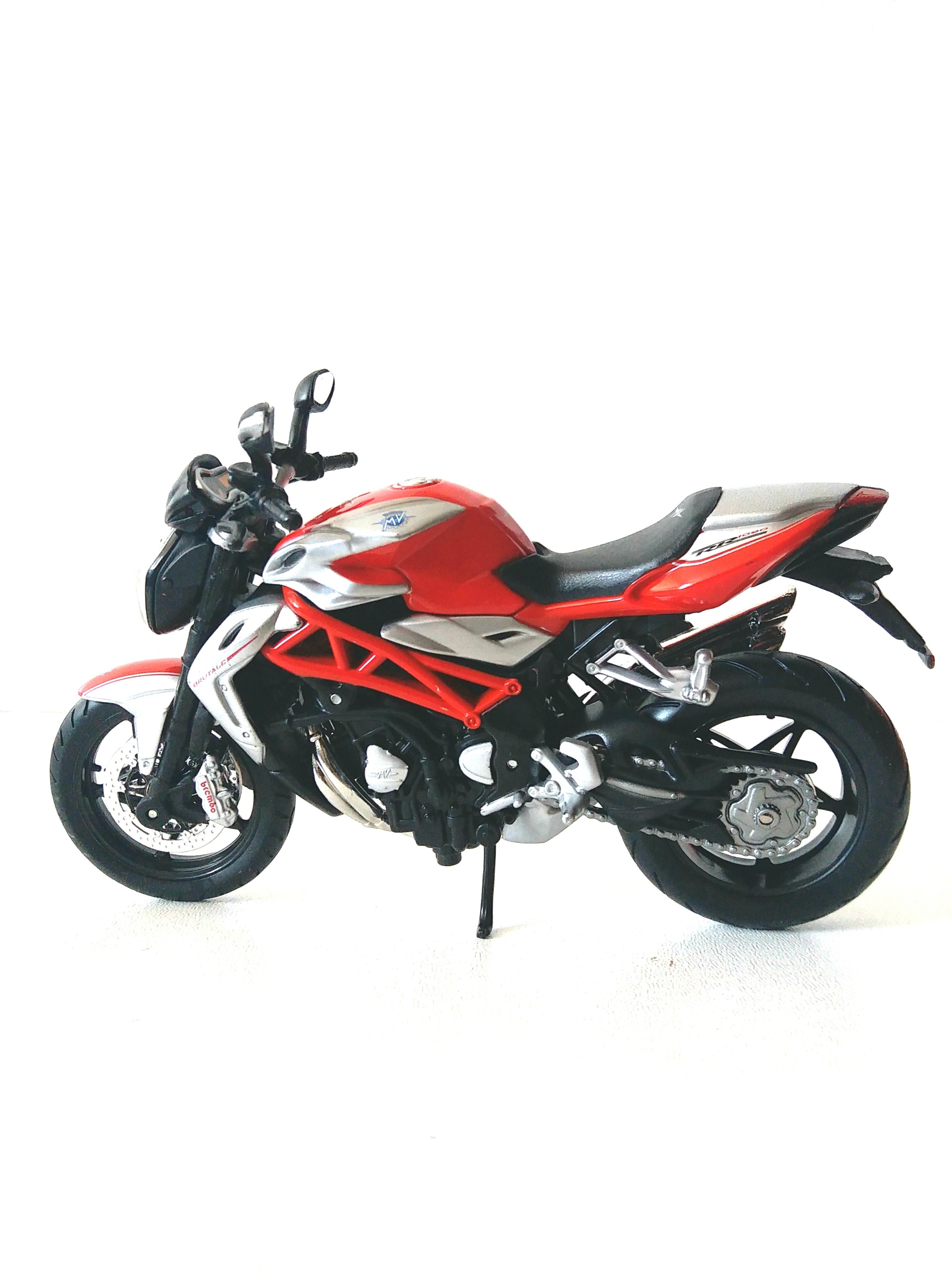 ماکت موتور مایستو MV Agusta Brutale 1090 RR 1.12