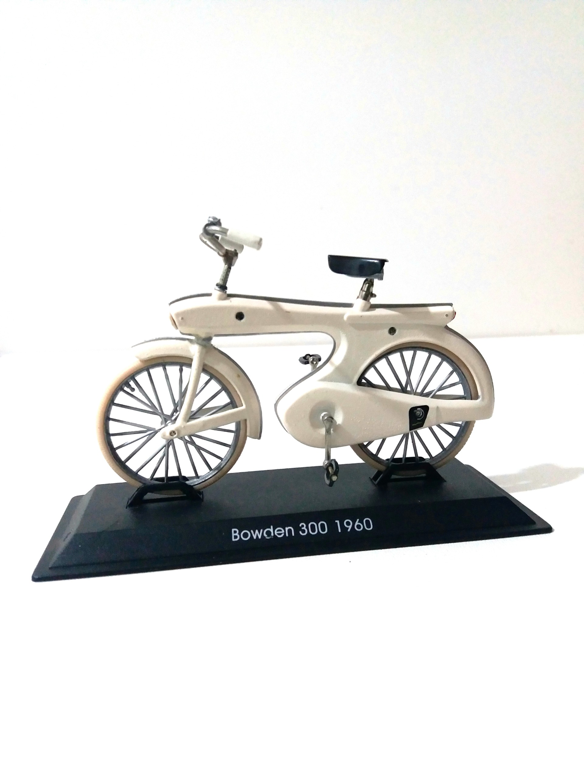 ماکت دوچرخه Bowden 1960 برند Delprado مقیاس 1/12
