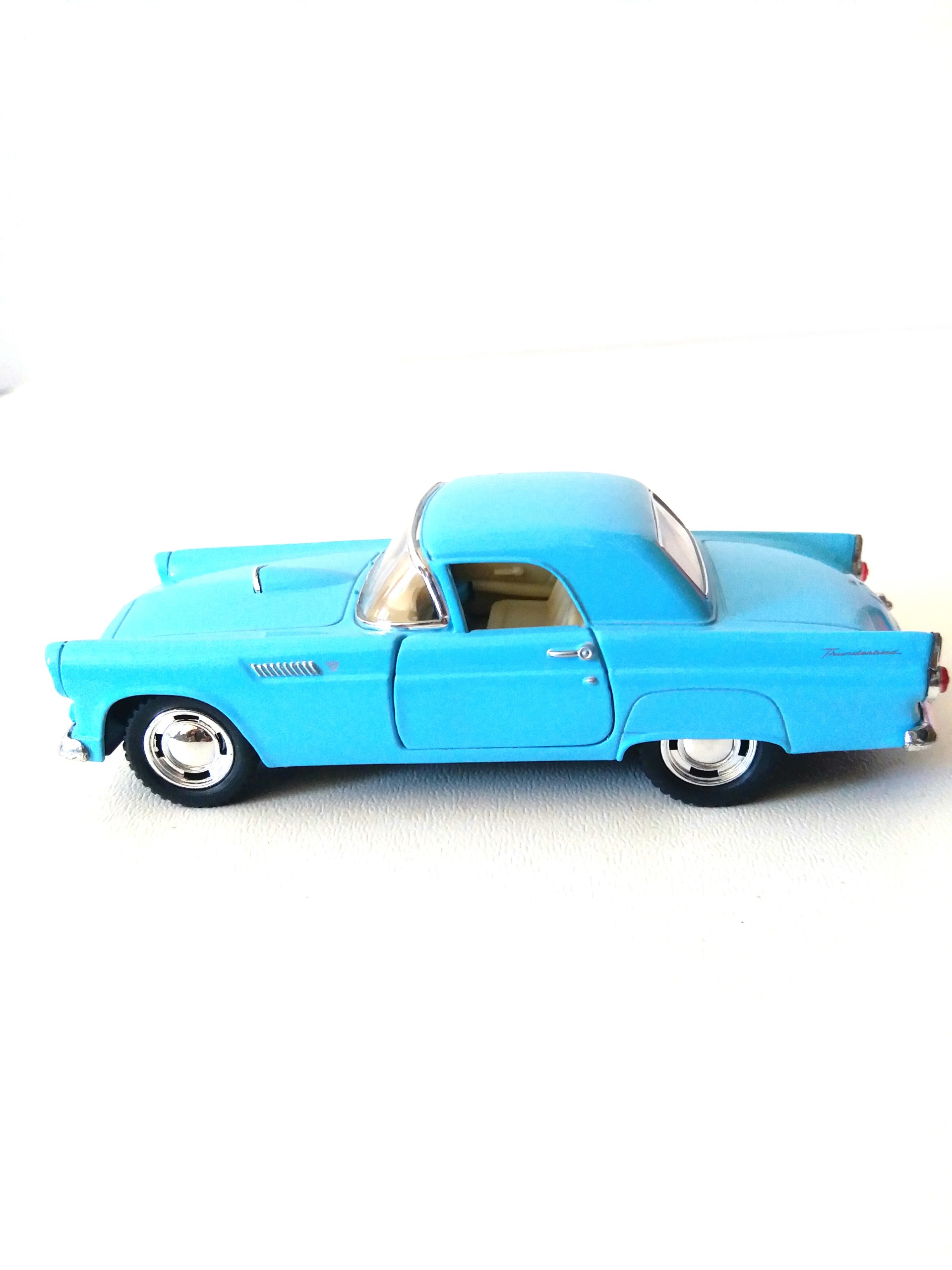 ماشین فلزی فورد 1955 (کینزمارت)