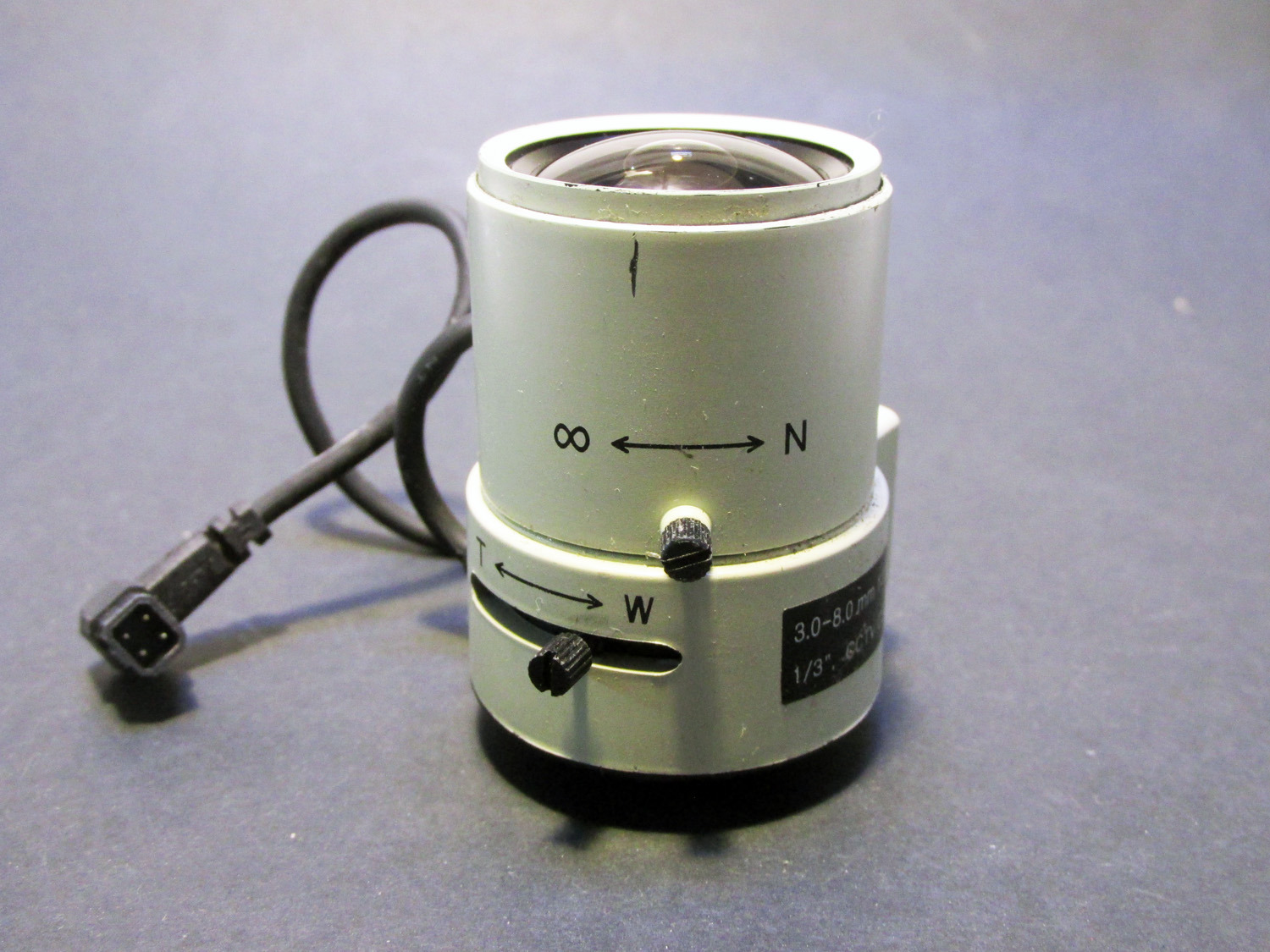 لنز وریفوکال 8 3 میلیمتر سالم