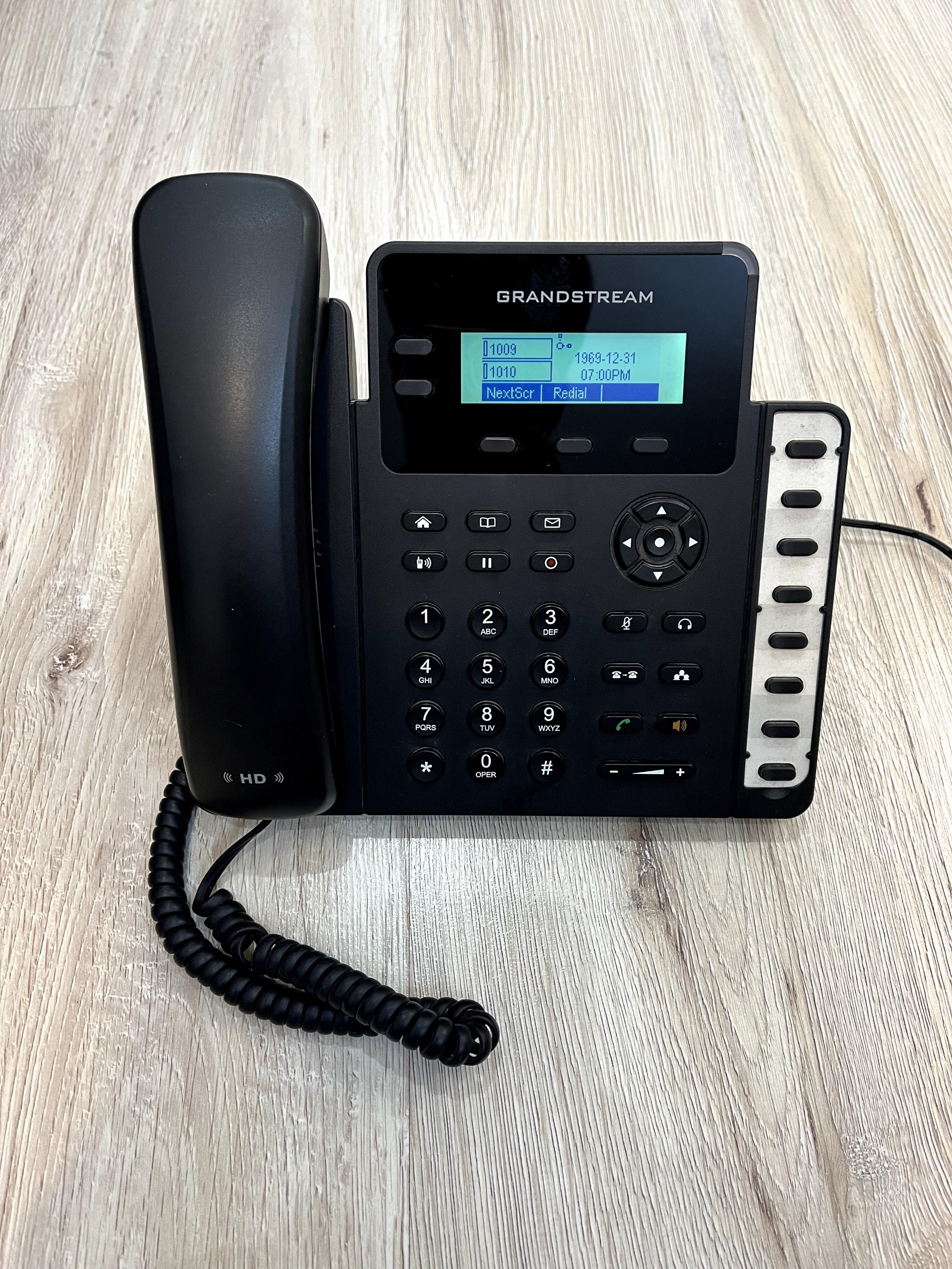 تلفن ویپ تحت شبکه گرند استریم Grandstream GXP1628