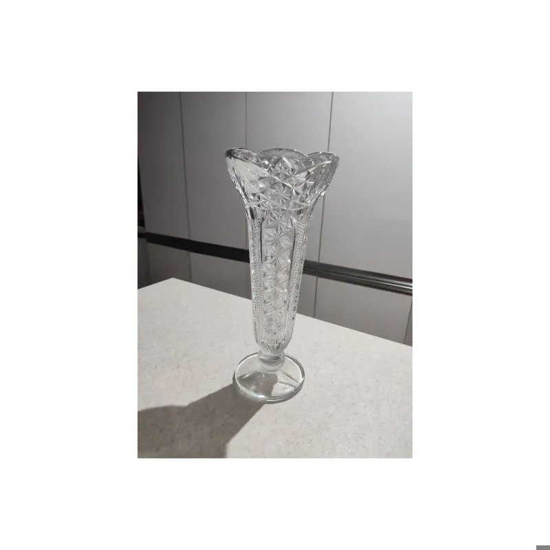 گلدان بلور شفاف قدیمی