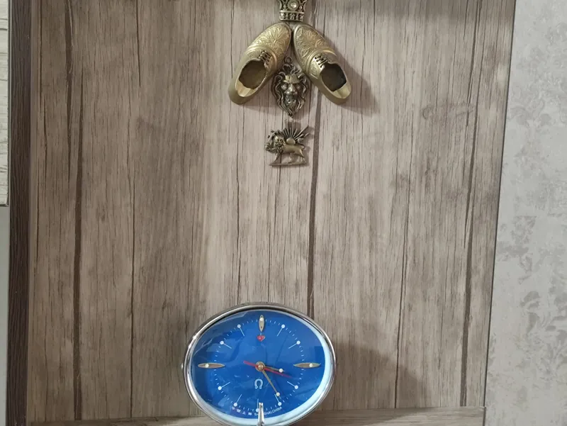 ساعت رومیزی قدیمی