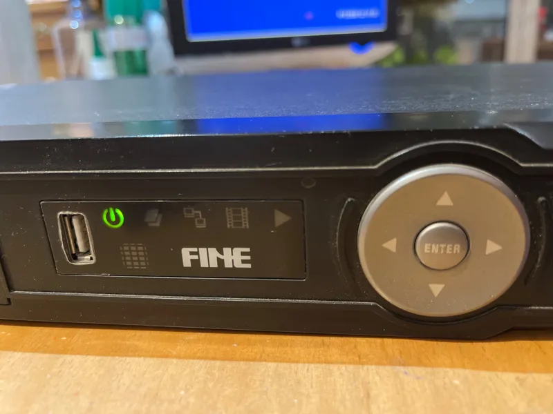 شگفت انگیز 16 کانال تصویر صوت فاین