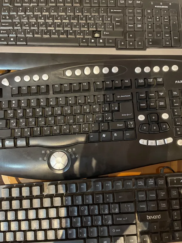 سه تا کیبورد اصل خراب