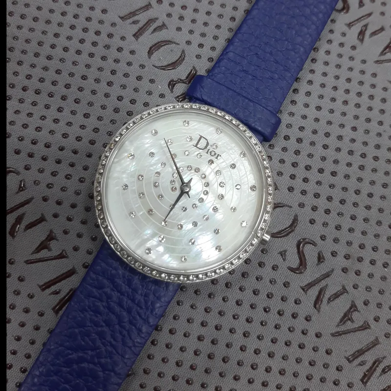 ساعت دیور زنانه