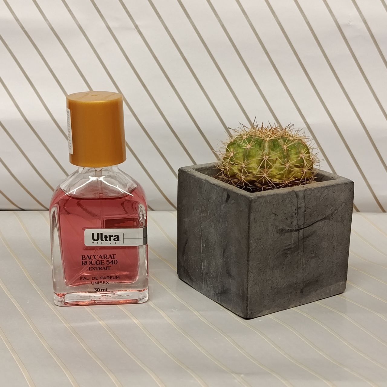 عطرBACCARAT ROUGE 540Extrait باکارات رژ540اکسترایت