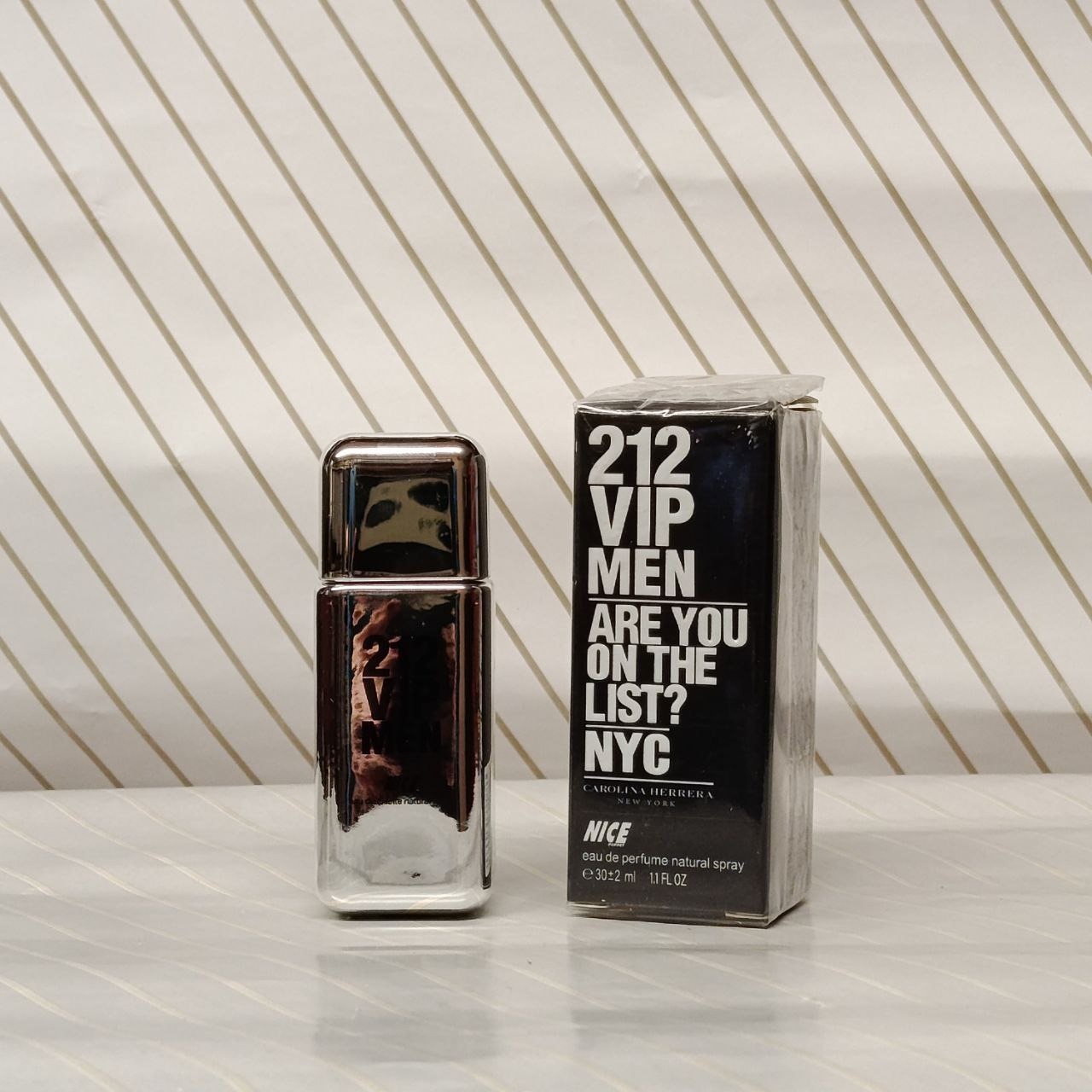عطر 212VIP CAROLINAHERRERA212 وی آی پی مردانه