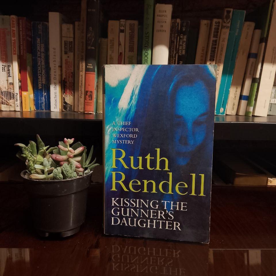 بوسیدن دختر توپچی/انگلیسی/فوق العاده نایاب