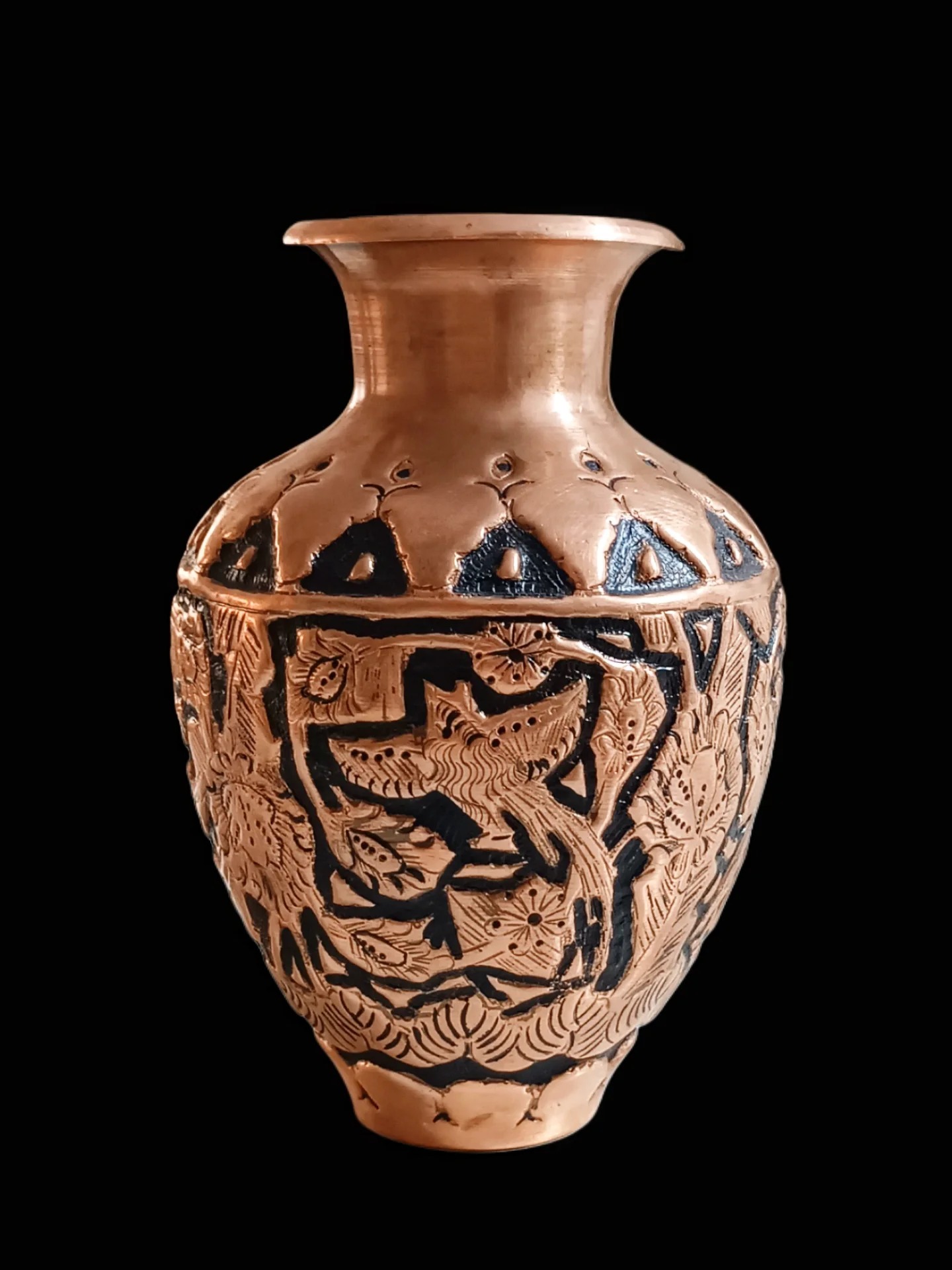 گلدان قدیمی مسی