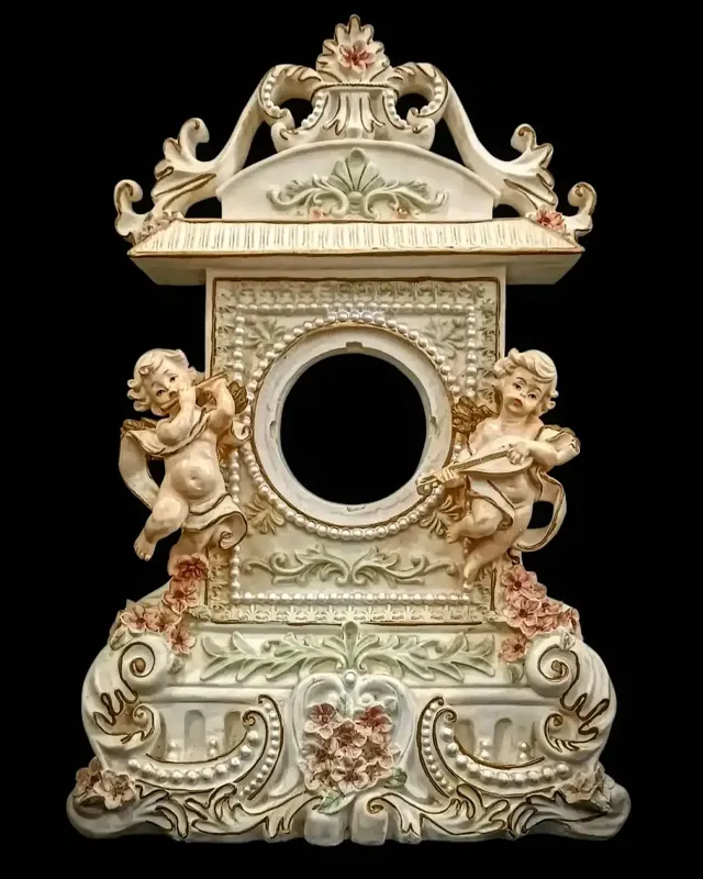 ارسال رایگان ،مجسمه یا قاب ساعت قدیمی