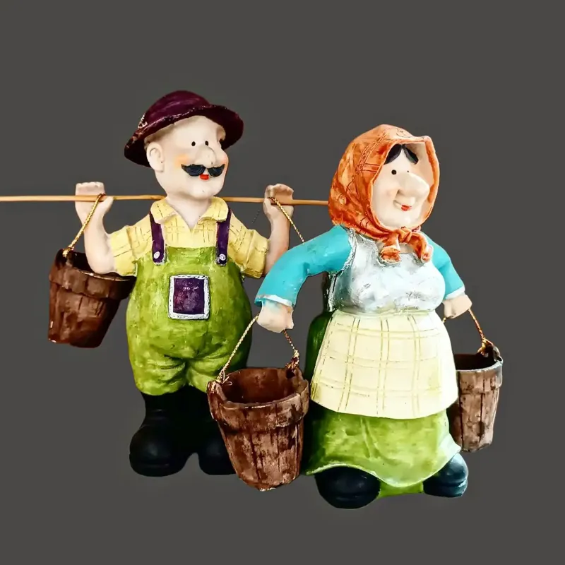 یک جفت مجسمه ی قدیمی