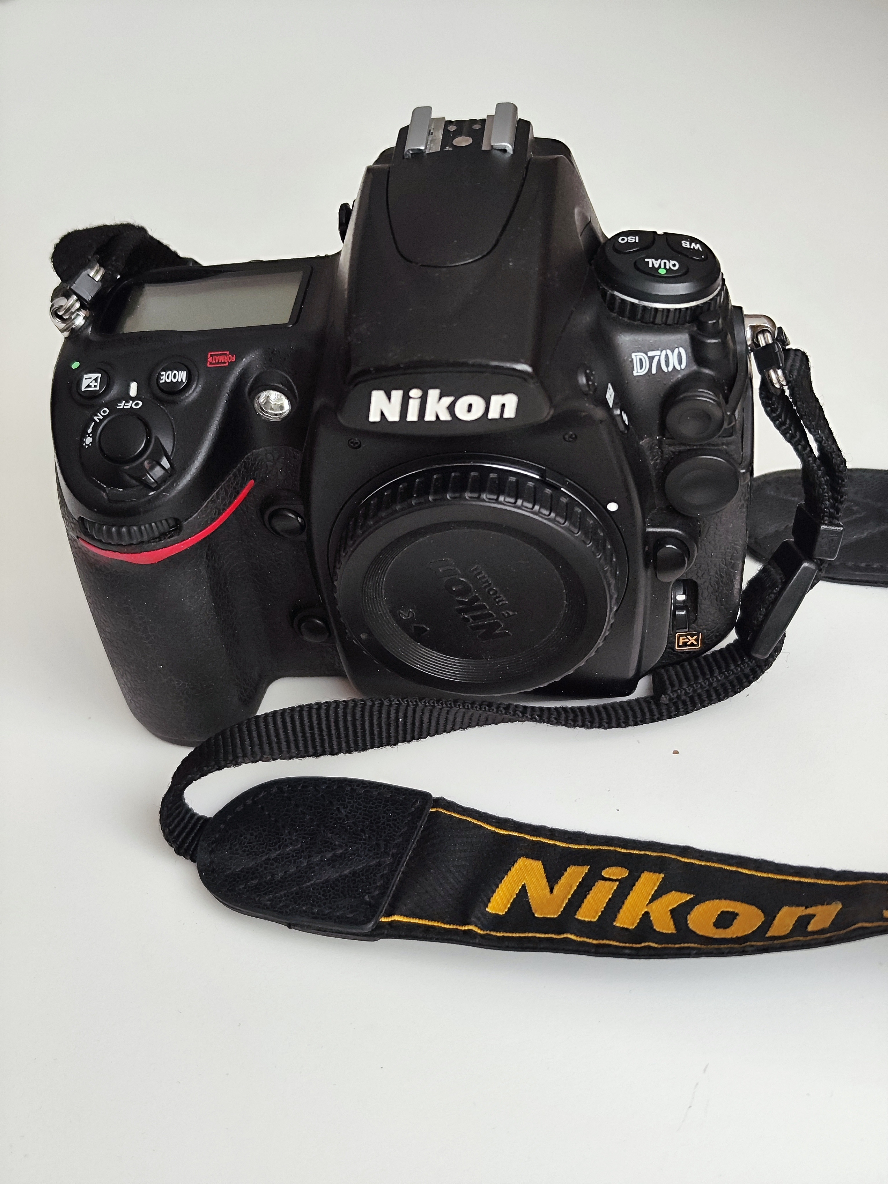 دوبین نیکون d700