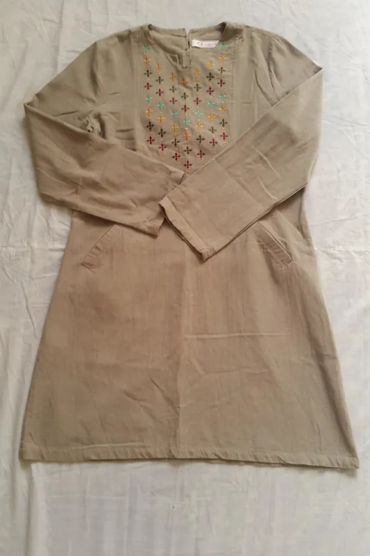 مانتو جلوبسته برند تن درست