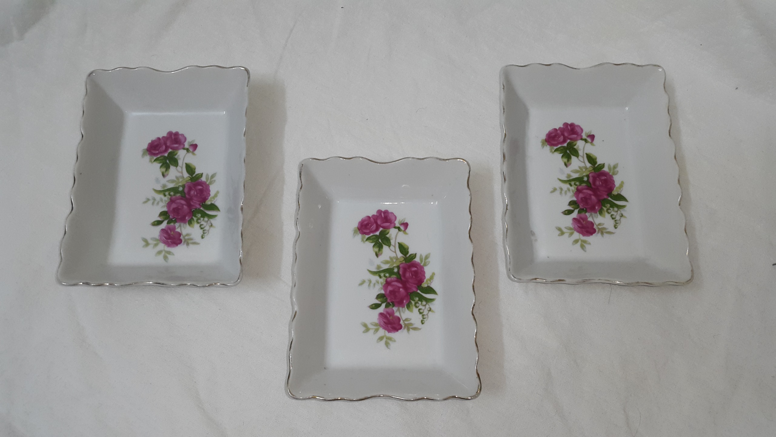 زیرسیگاری گلسرخی ژاپنی اصل