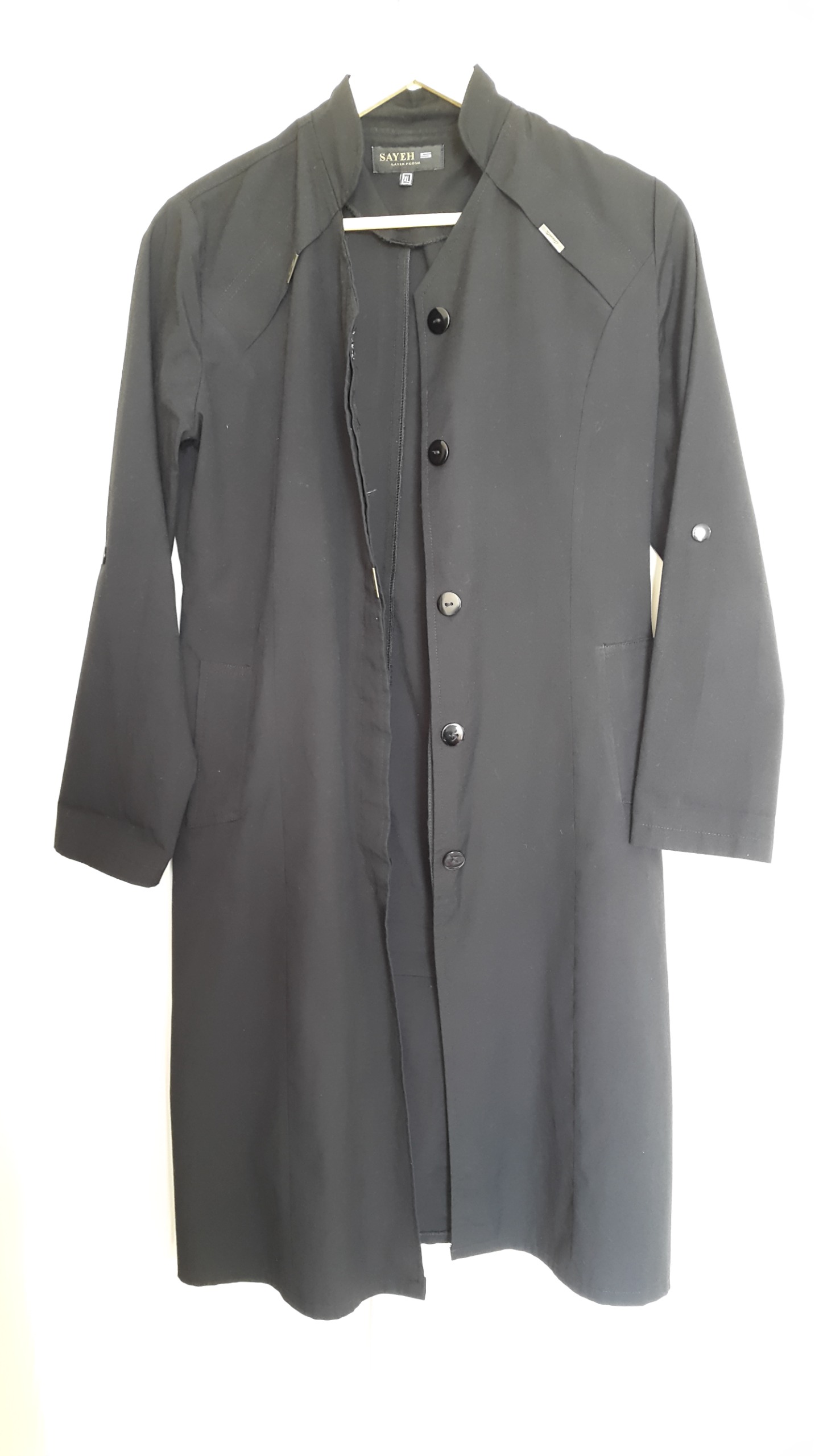 مانتو مشکی جلو دکمه