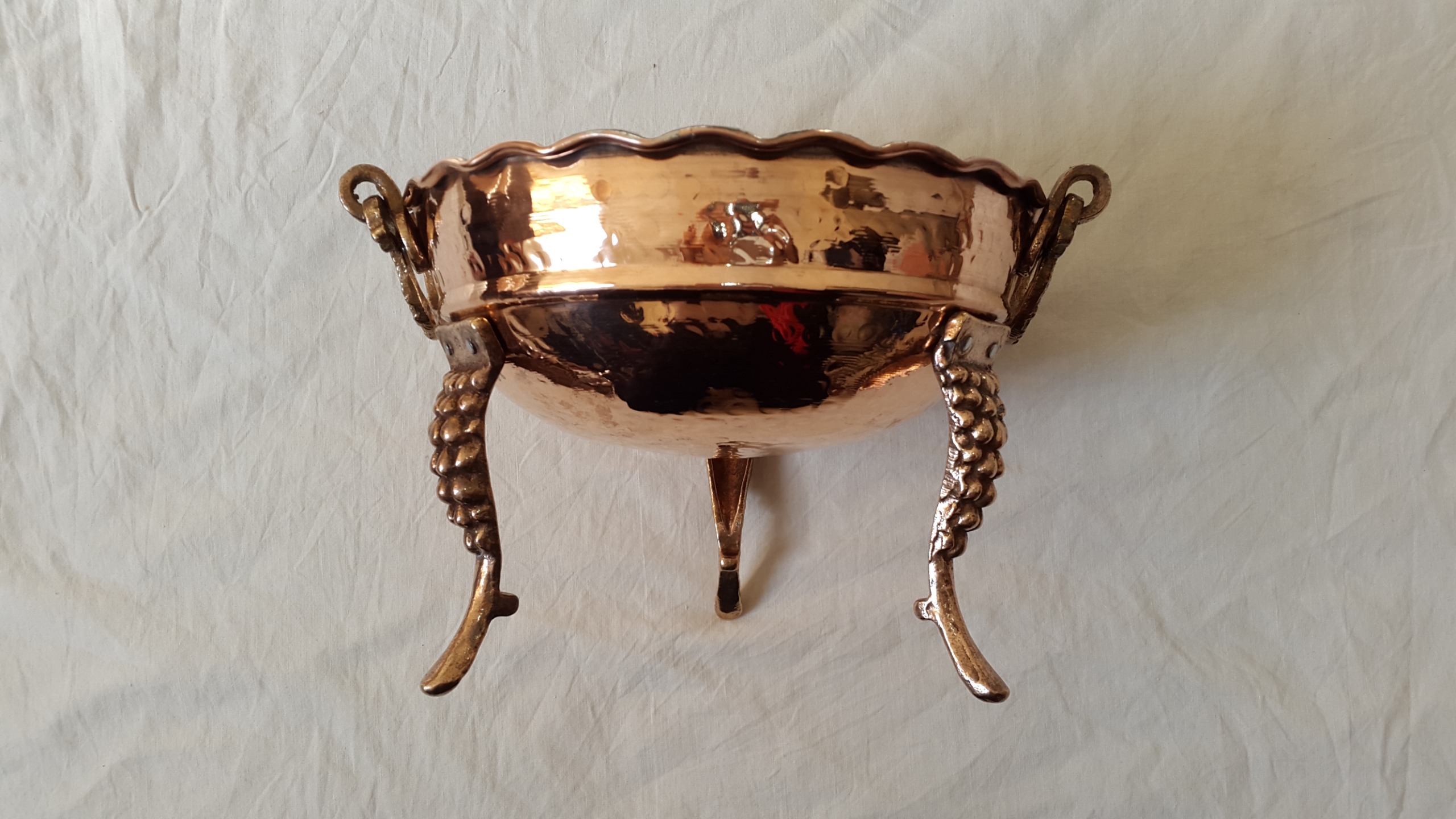 ظرف میوه و ظرف آجیل بزرگ مسی پایه دار دسته دار