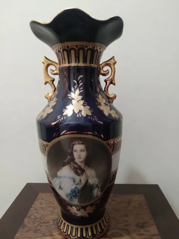 ظروف پذیرایی سورمه ای