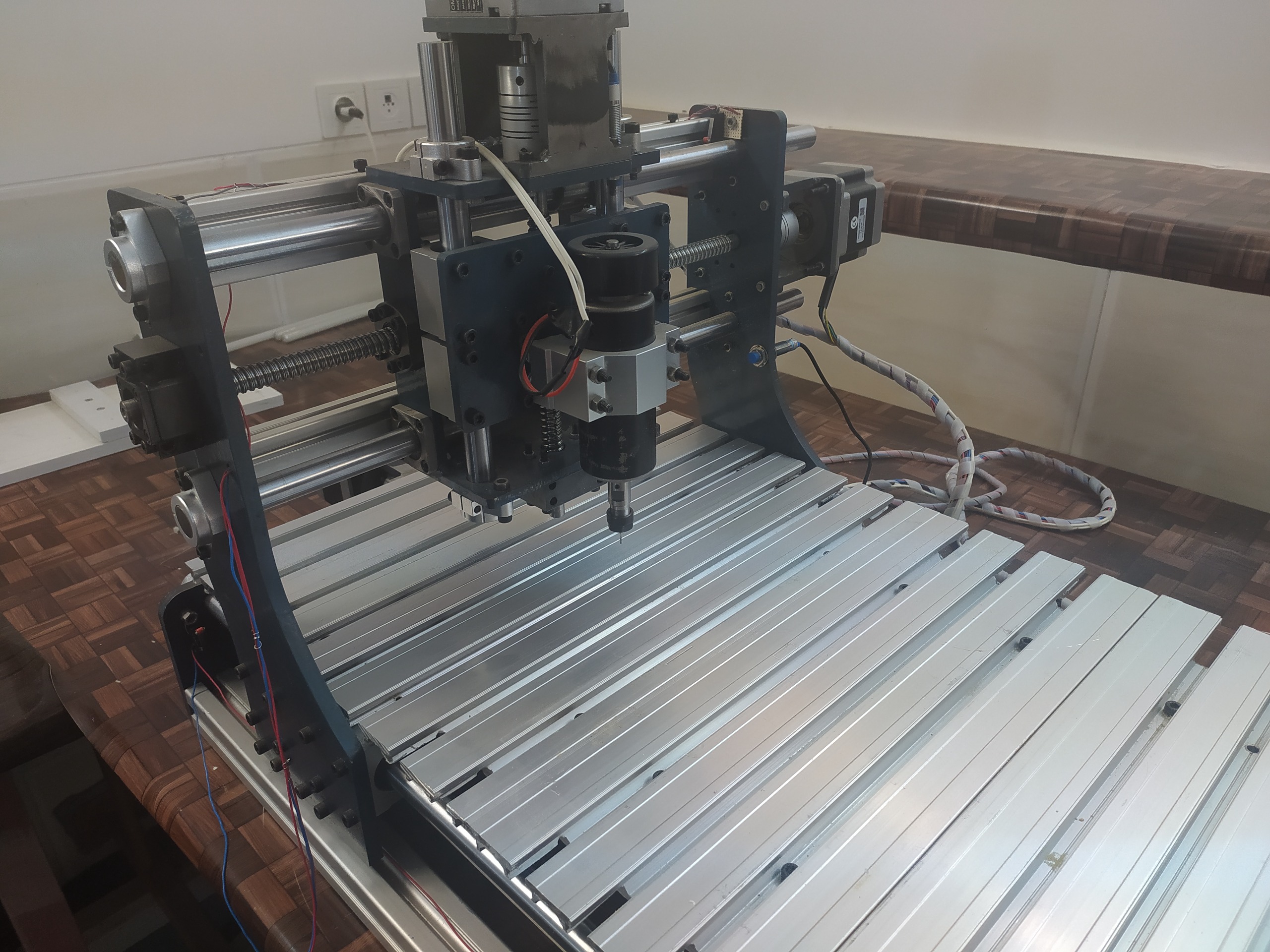 دستگاه CNC سه محوره