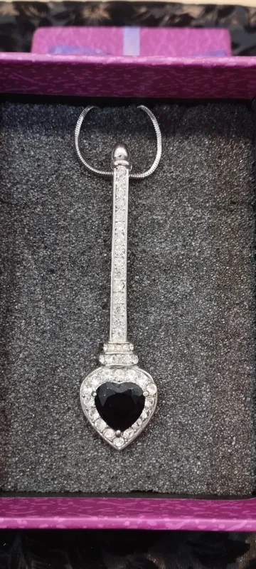 گردنبند بینظیر طرح قلب جواهر نشان