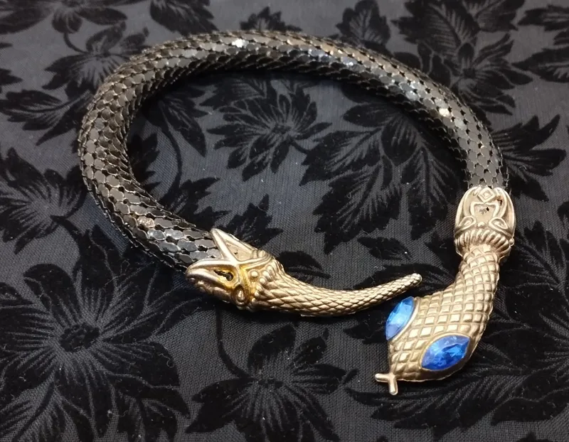 دستبند یا بازوبند طرح مار انتیک با قدمت 55 ساله