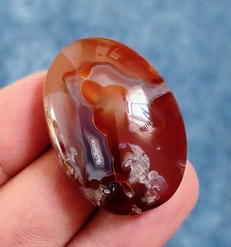 نگین عقیق سرخ با نقش دو کبوتر عاشق