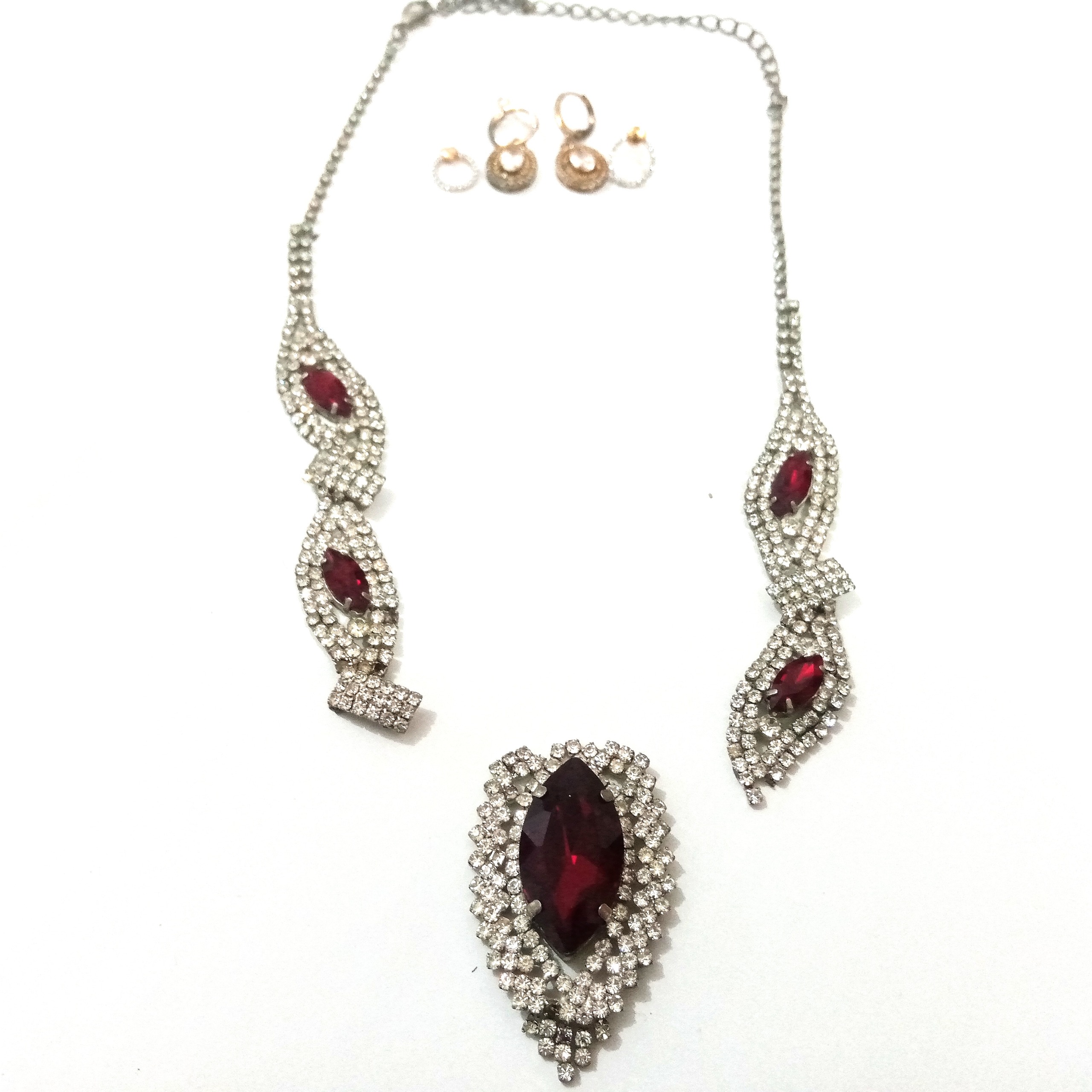 تعدادی زیورالات دخترانه- زنانه (توضیحات)