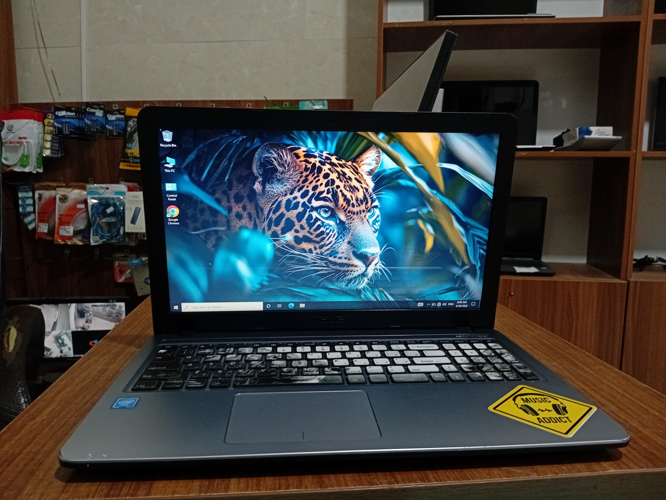 لپ تاپ اقتصادی برند ASUS