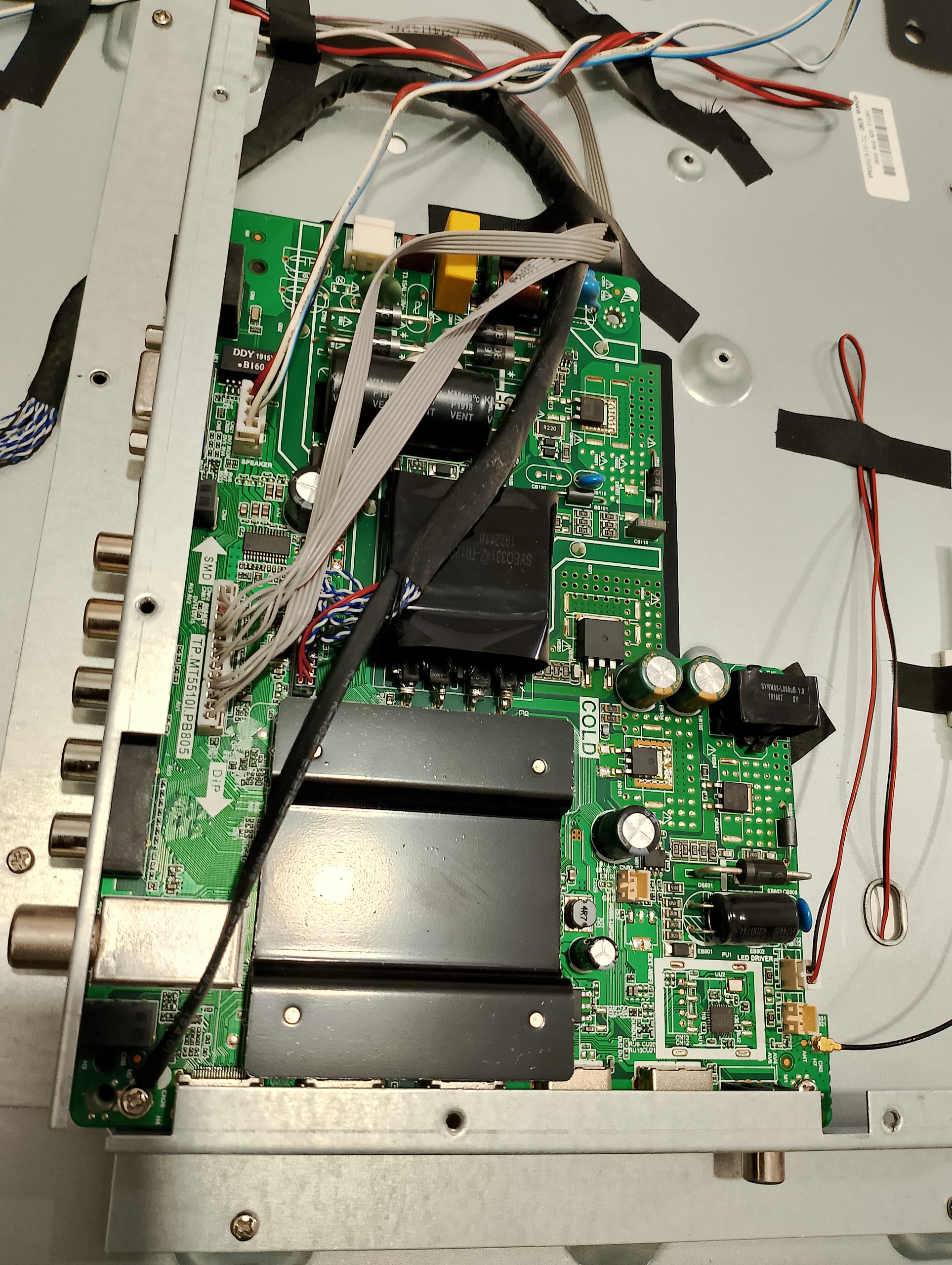 برد تلوزیون آیوا مدل 43 M3 توضیحات کامل در عکس