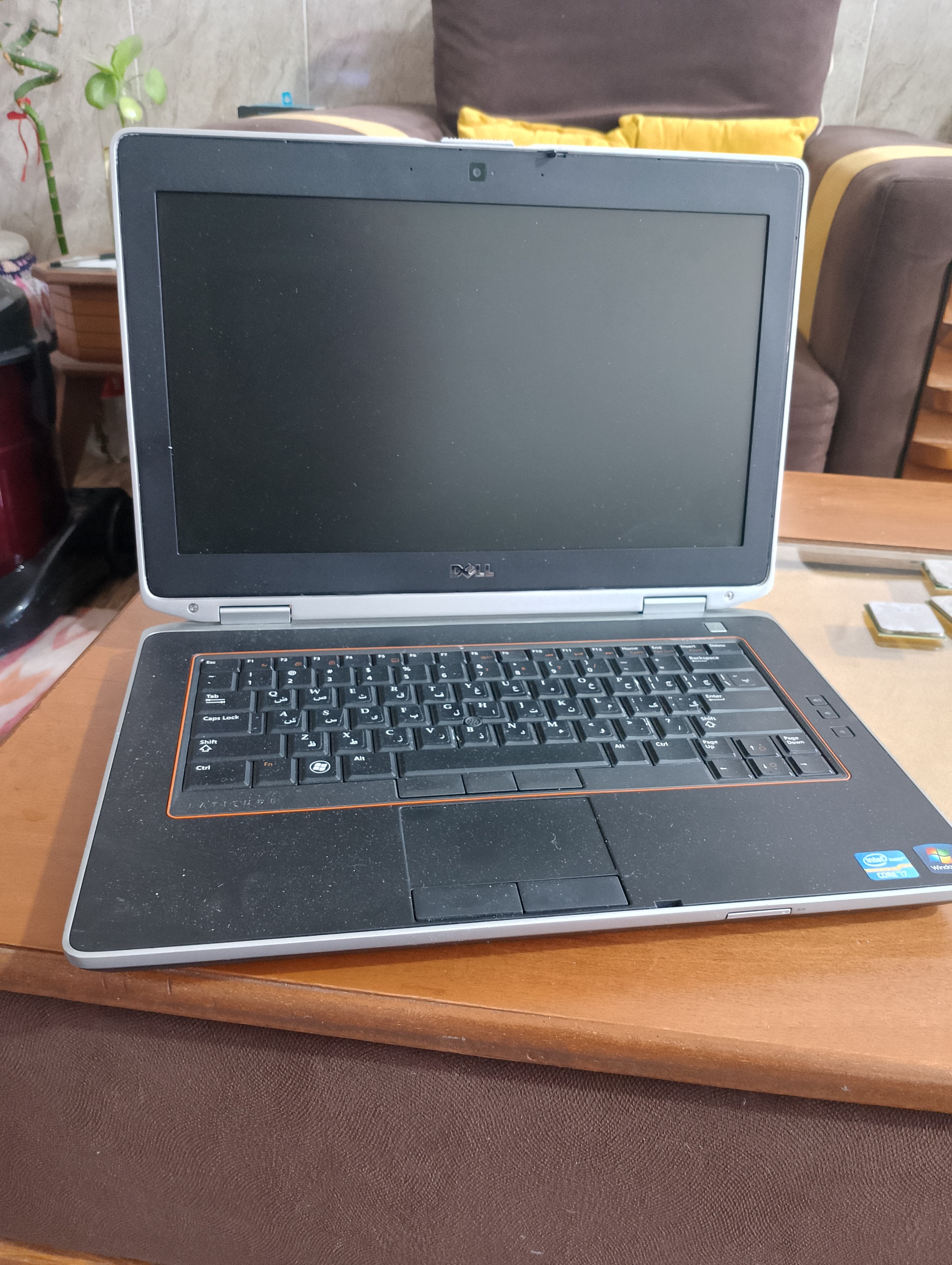 لپ تاپ i7 هشت هسته ای (توضیحات)