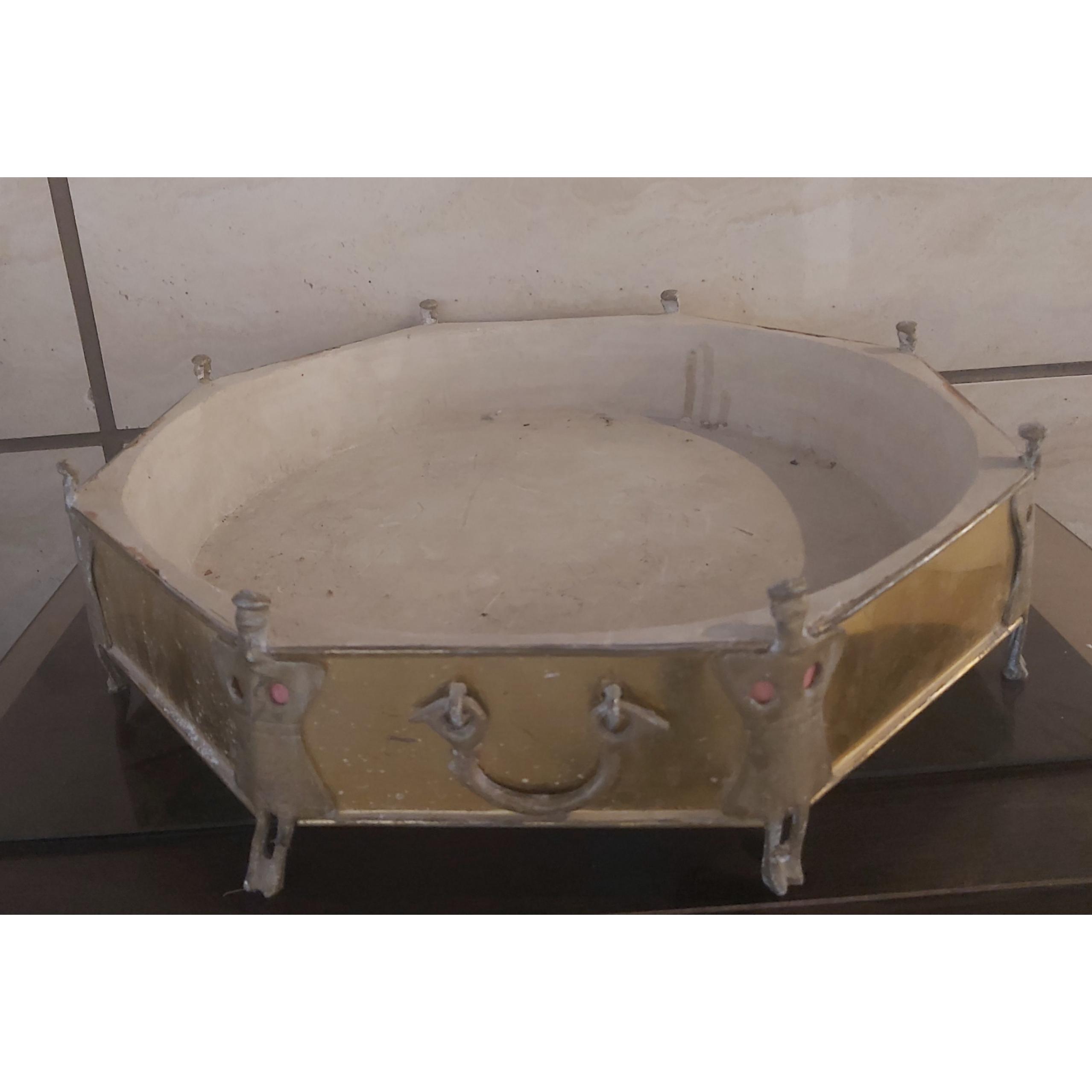 منقل قدیمی دور برنجی