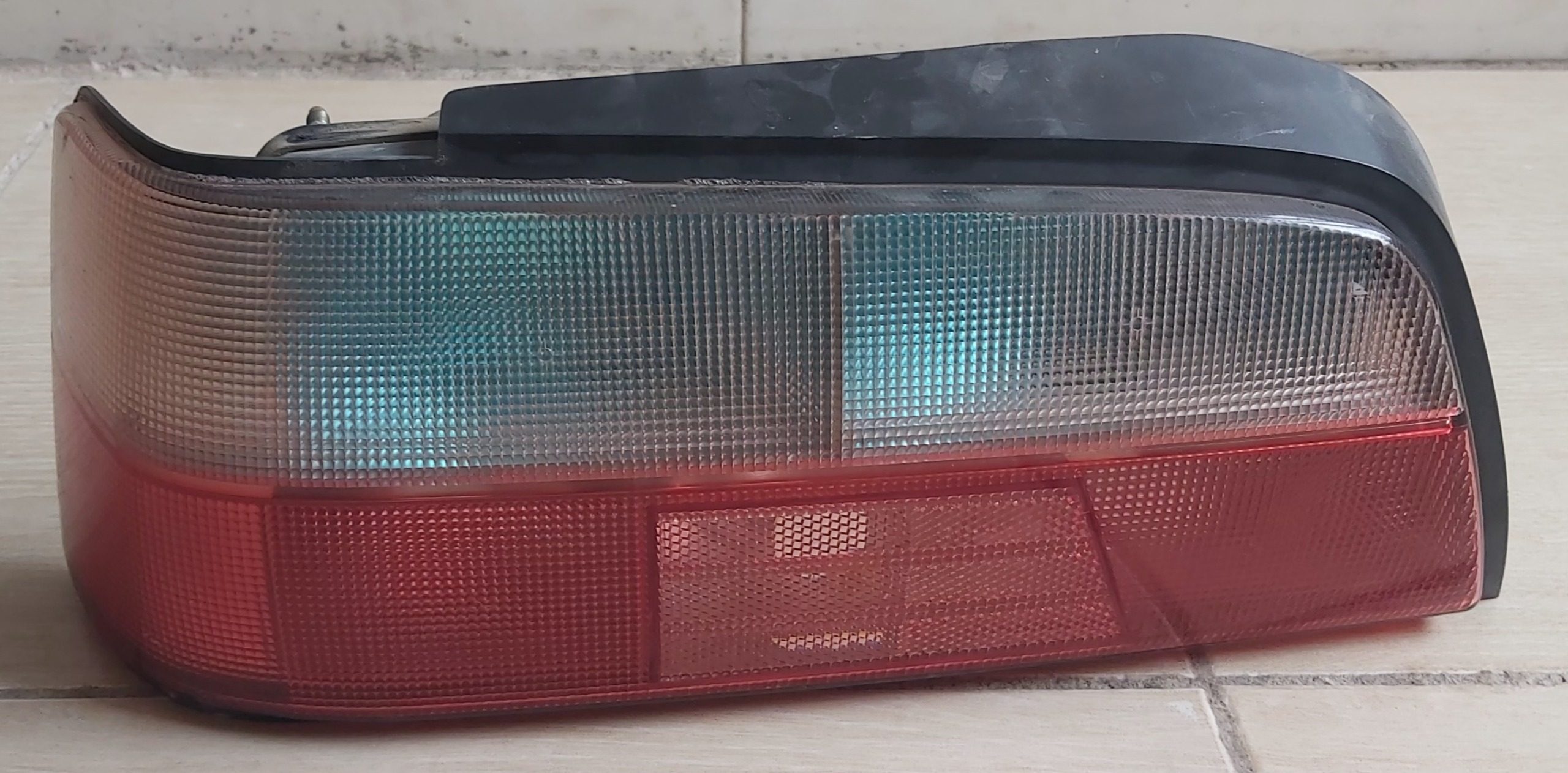 چراغ خطر عقب پژو پارس