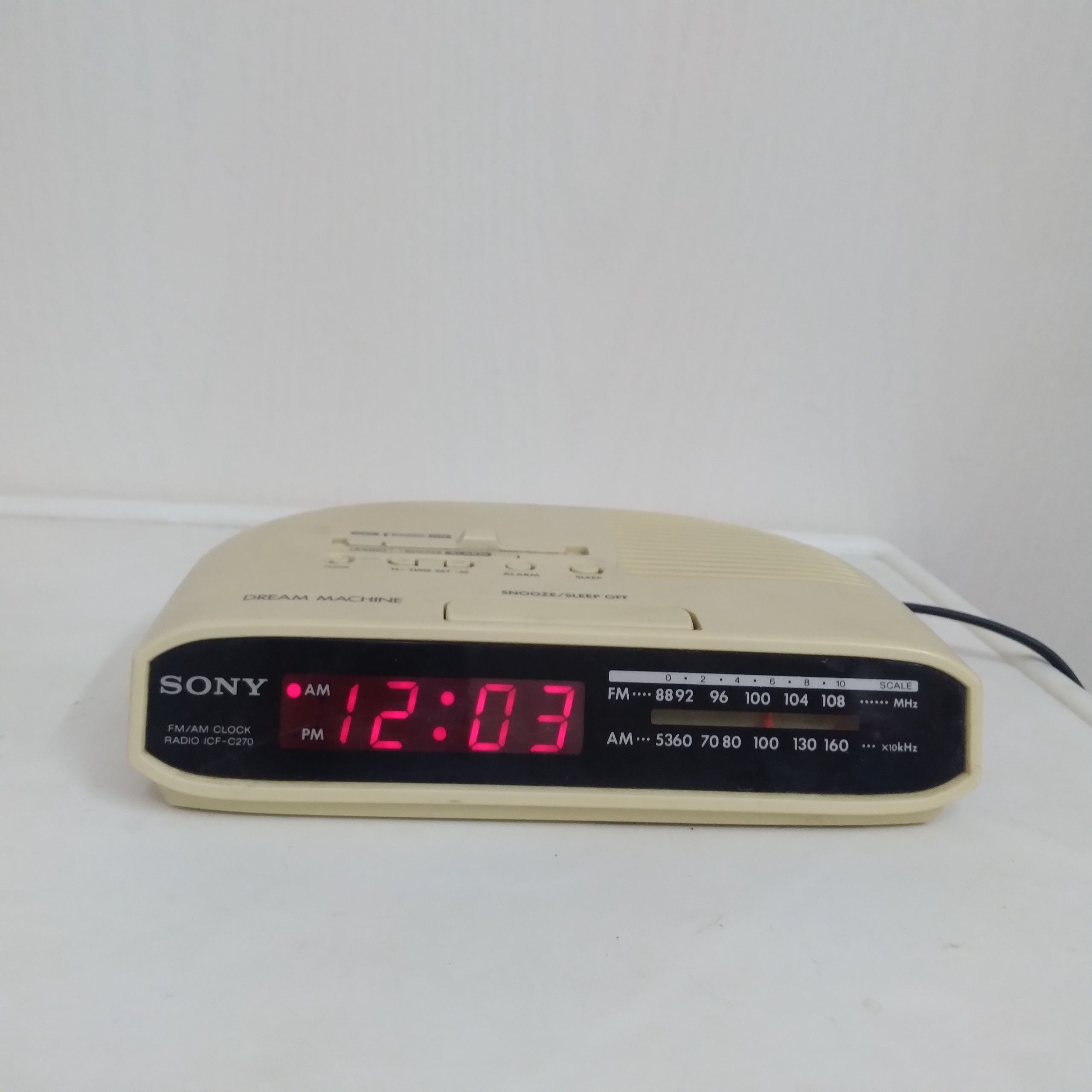 رادیو ساعت دار قدیمی سونی