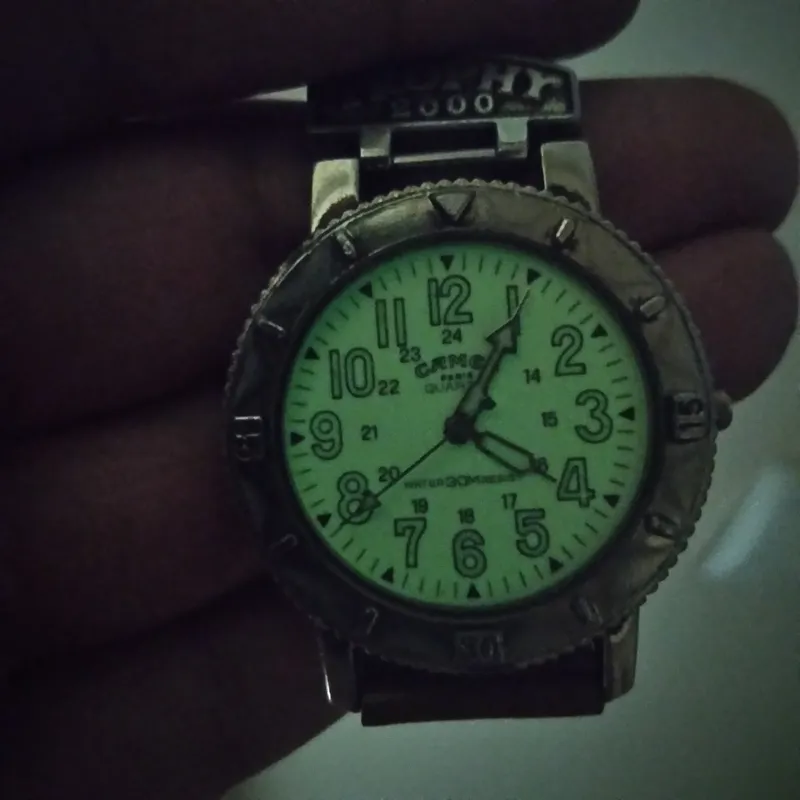 ساعت مچی شب نما