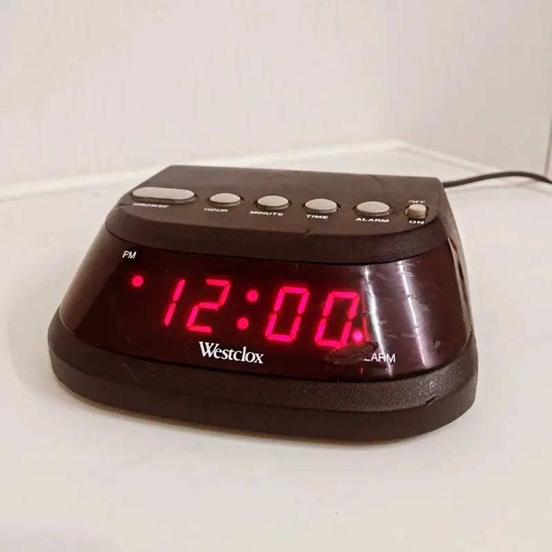 ساعت رومیزی برقی