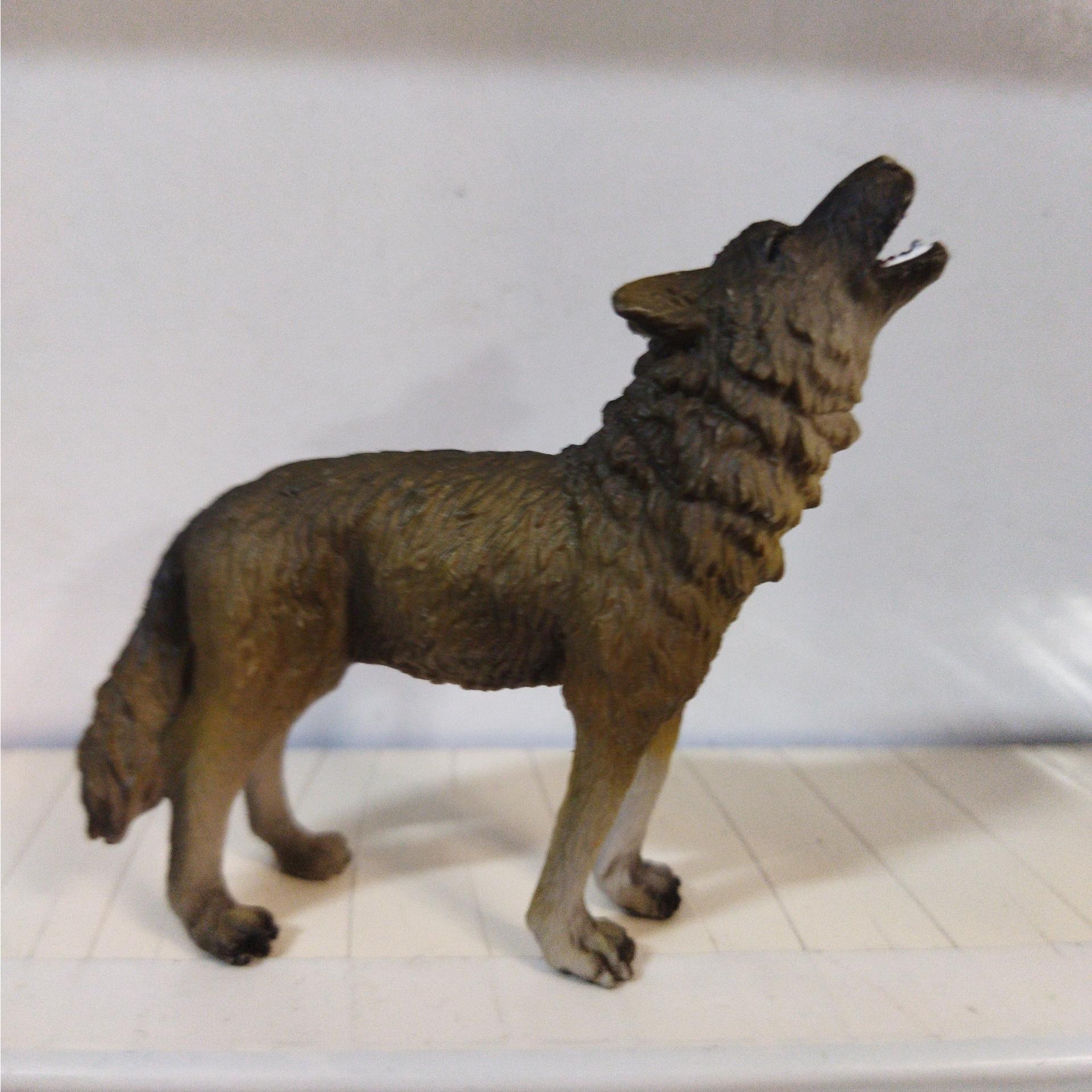 فیگور گرگ در حال زوزه