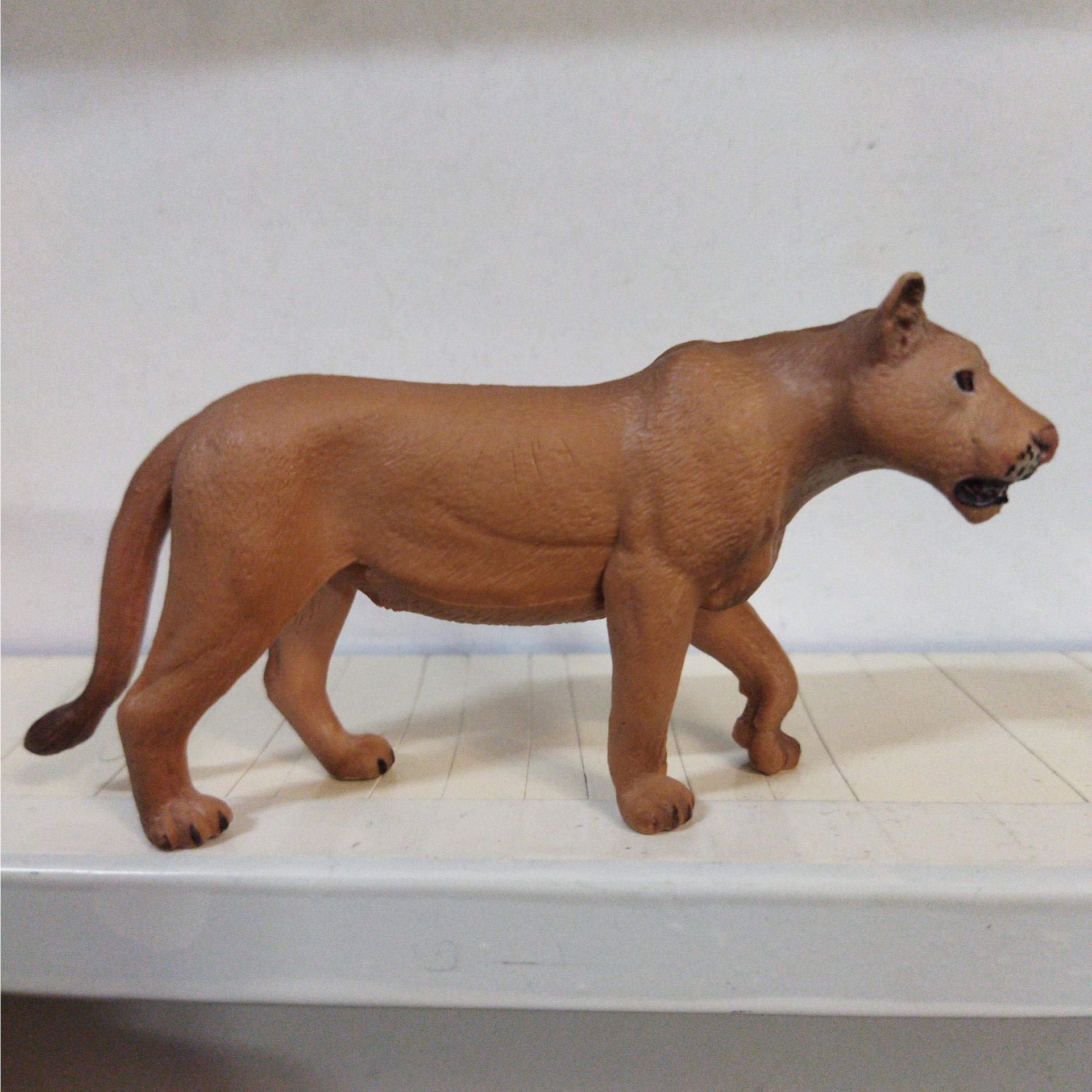 فیگور شیر ماده