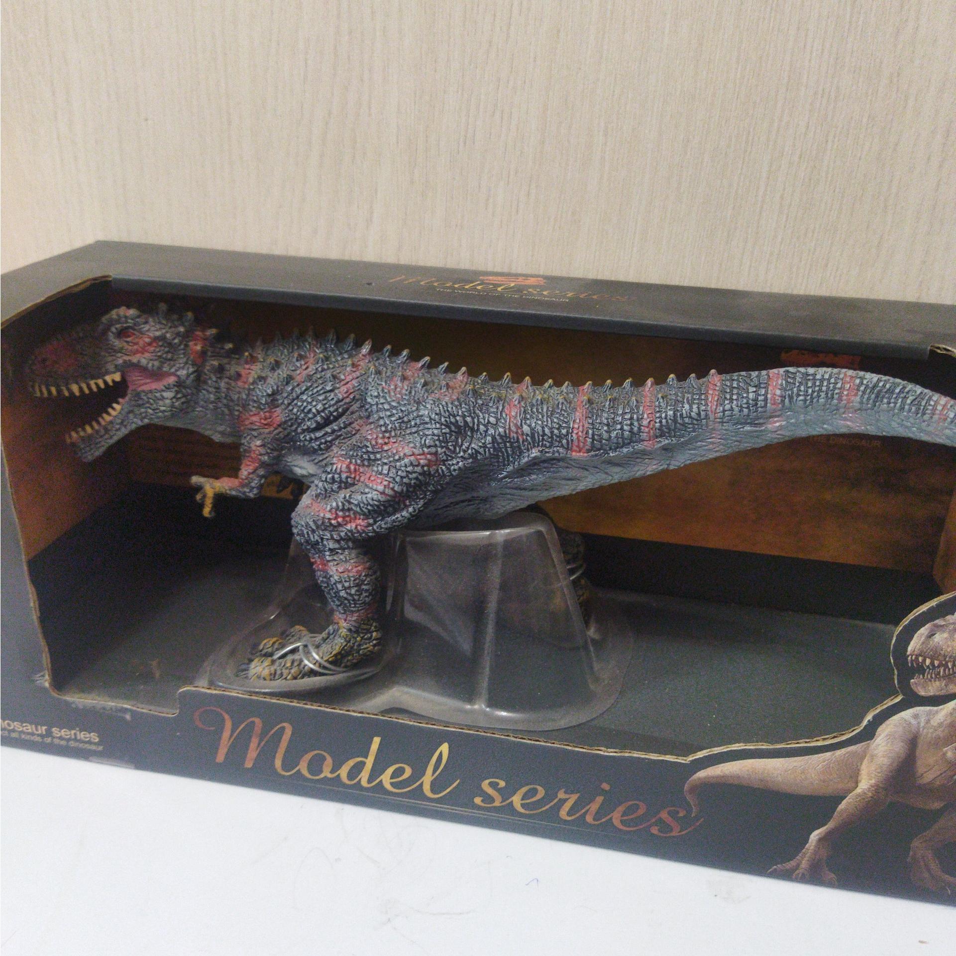 فیگور دایناسور جیگاناتاوسورس