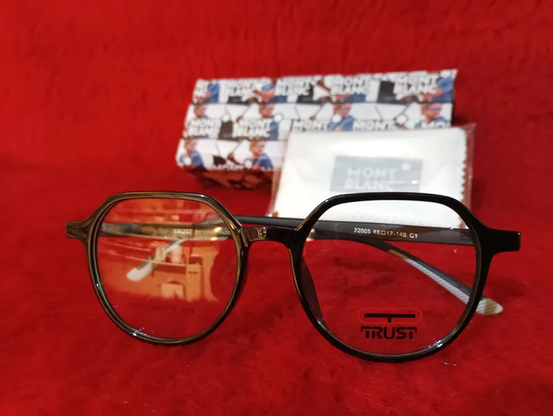 فریم عینک طبی