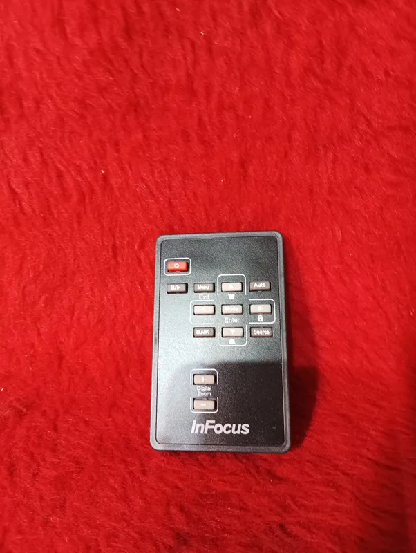 10عدد کنترل ویدیو پروژکتور این فوکوس کوچیک