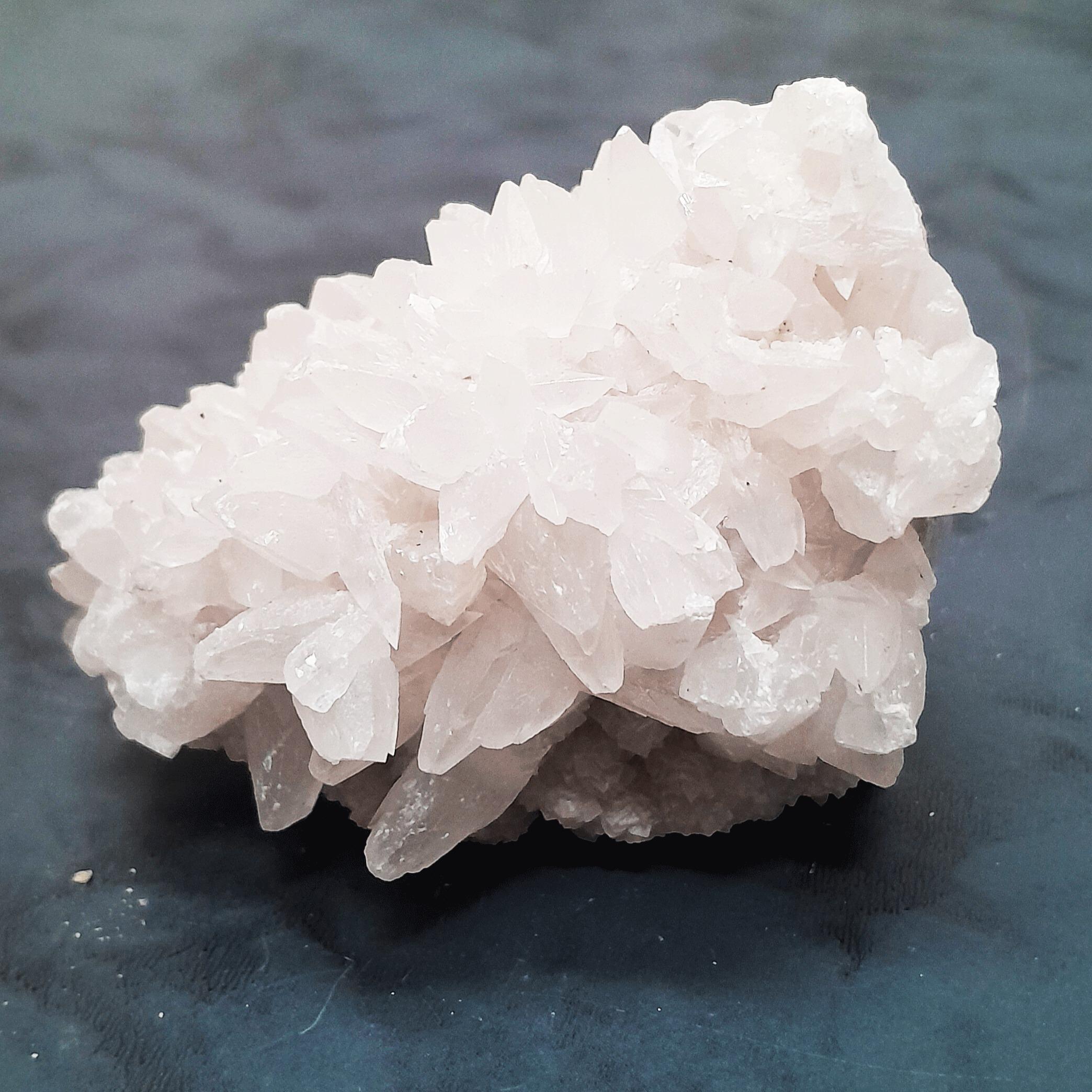 راف کوارتز کلسید سفید معدنی کد 10075