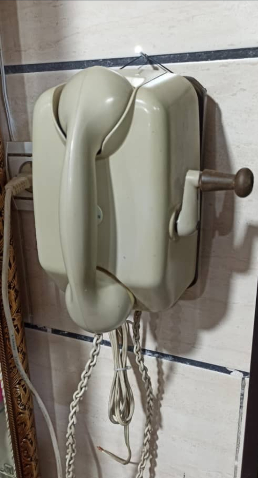 تلفن هندلی دیواری