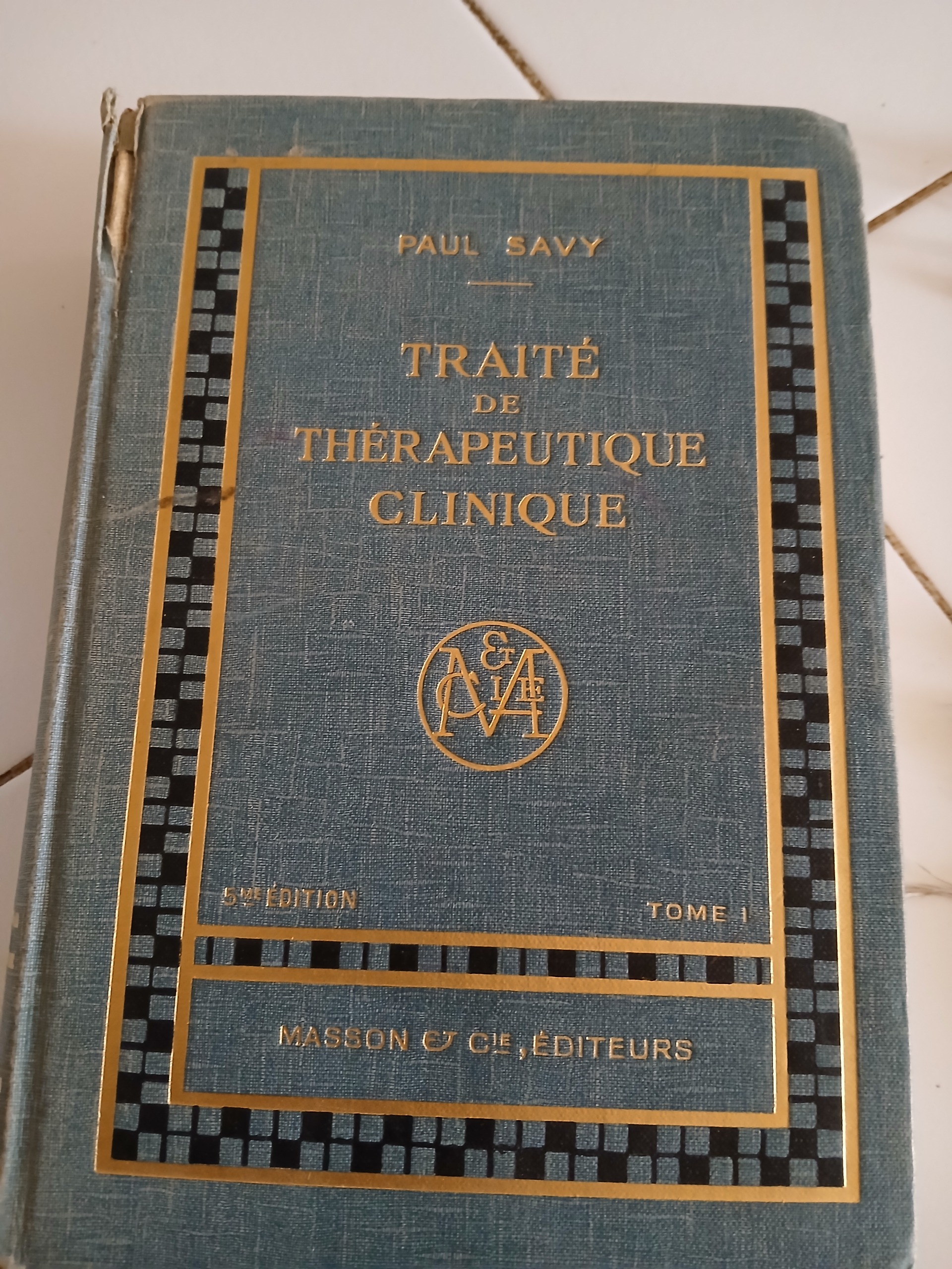 کتاب رساله درمان بالینی به زبان فرانسه