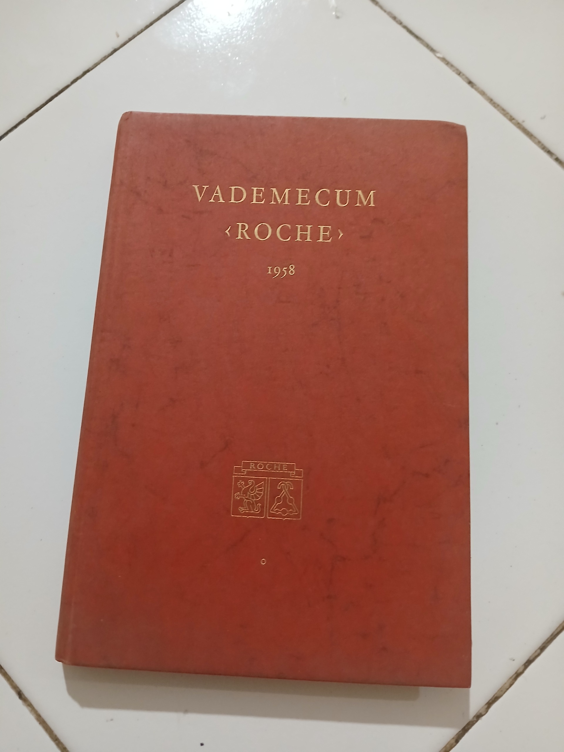 کتابچه راهنمای دارویی به زبان فرانسه