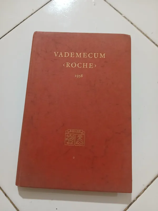 کتابچه راهنمای دارویی به زبان فرانسه