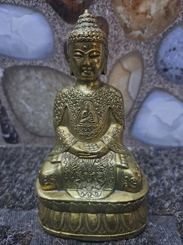 مجسمه زیبای برنزی